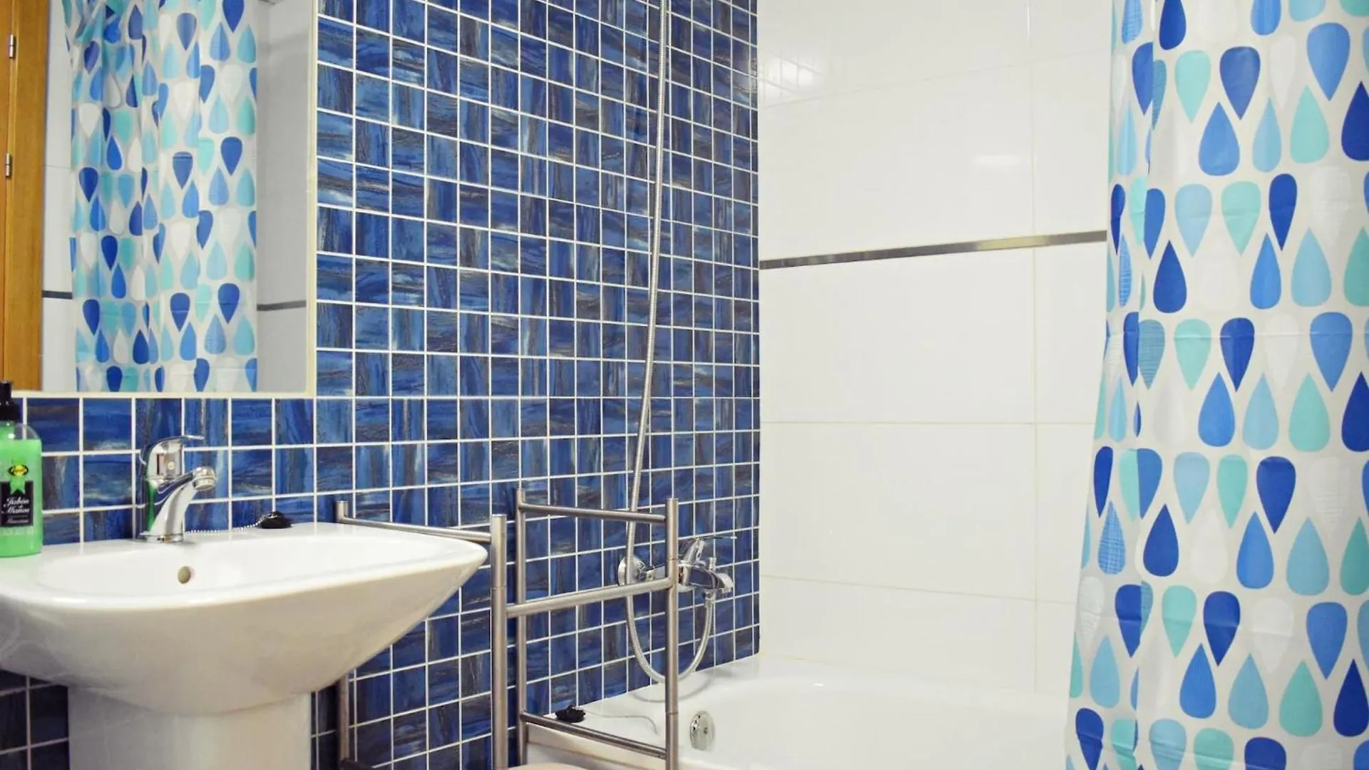 Encina'S Home: Bonito Apartamento De Dos Dormitorios Cerca Del Centro Historico Malaga Apartment